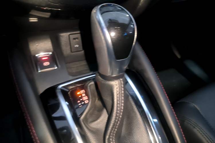 Used Nissan Qashqai 2019 2.0L CVT Smart Enjoyment Version Gear Lever