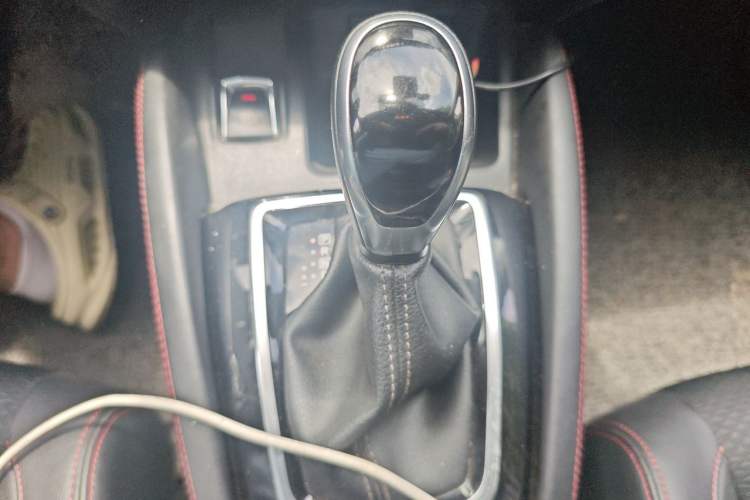 Used Nissan Qashqai 2019 2.0L CVT Luxury Edition Gear Lever