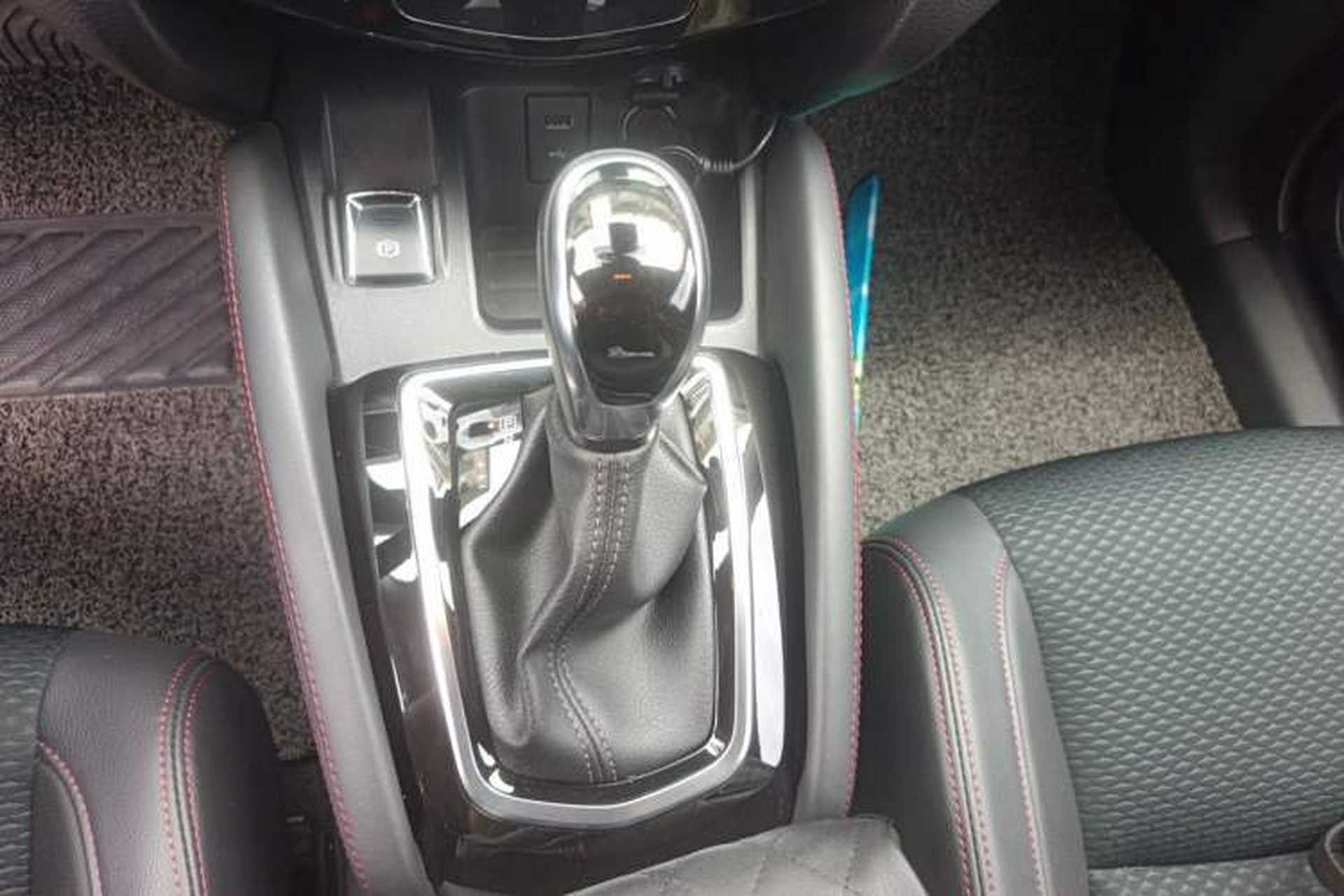 Used Nissan Qashqai 2019 2.0L CVT Luxury Edition Gear Lever