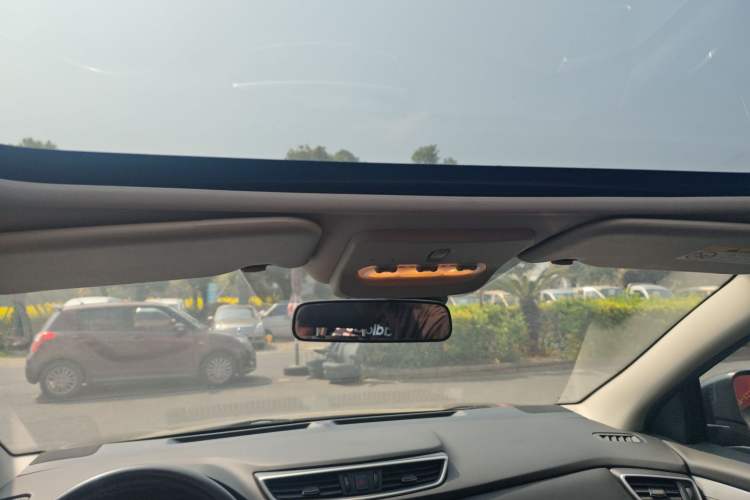 Used Nissan Qashqai 2019 2.0L CVT Luxury Edition Headliner