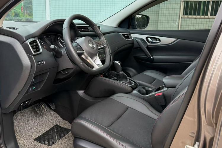 Used Nissan Qashqai 2019 2.0L CVT Luxury Edition Interior 2