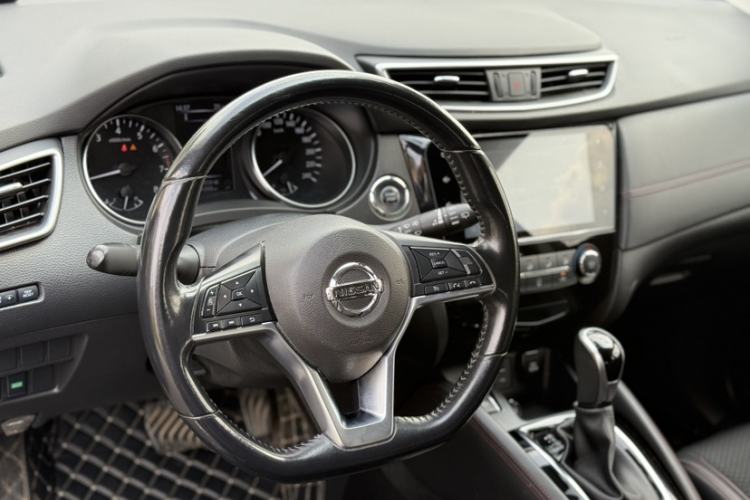 Used Nissan Qashqai 2019 2.0L CVT Luxury Edition Interior 3