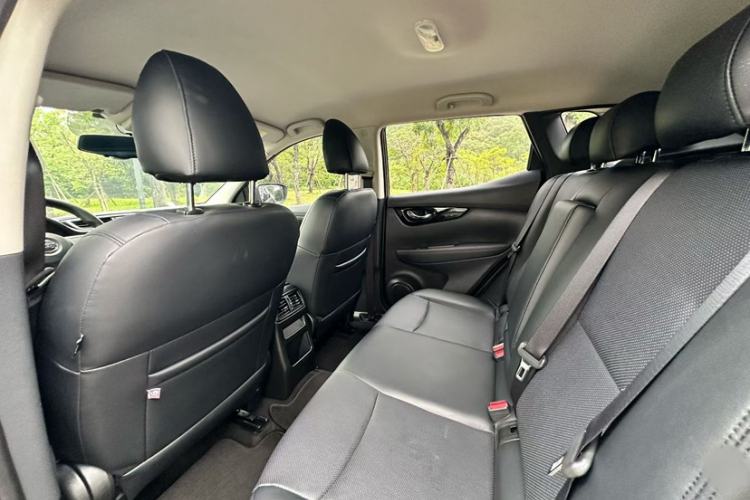 Used Nissan Qashqai 2019 2.0L CVT Smart Enjoyment Version Interior 3