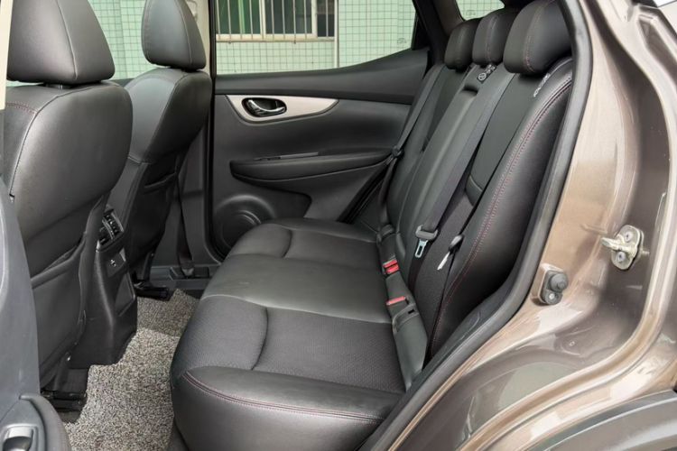 Used Nissan Qashqai 2019 2.0L CVT Luxury Edition Interior 3