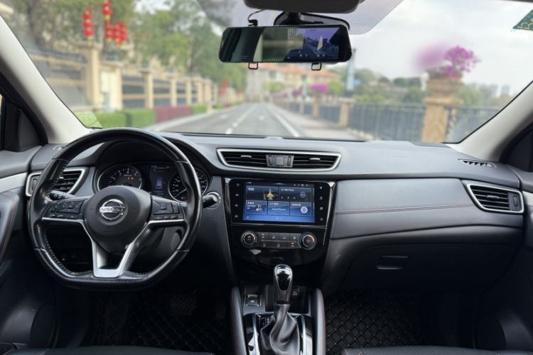 Used Nissan Qashqai 2019 2.0L CVT Luxury Edition Interior 4