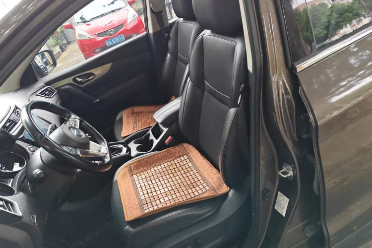 Used Nissan Qashqai 2019 2.0L CVT Luxury Edition Left Front Seat