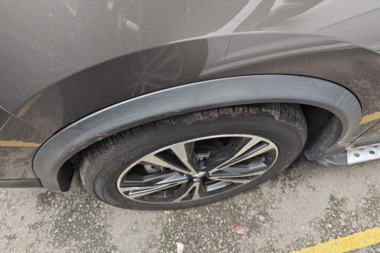 Used Nissan Qashqai 2019 2.0L CVT Luxury Edition Left Front Wheel Hub