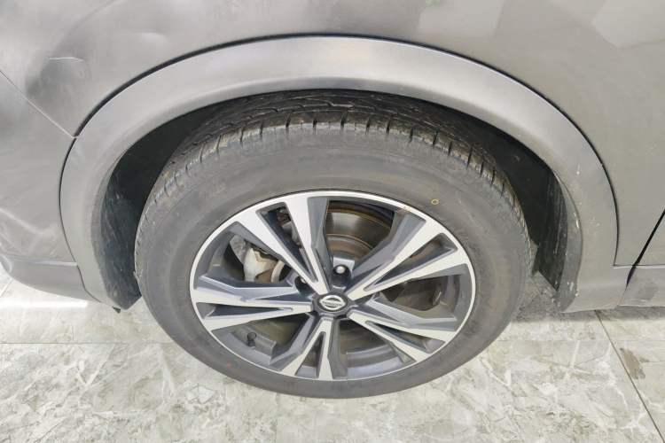 Used Nissan Qashqai 2019 2.0L CVT Luxury Edition Left Front Wheel Hub