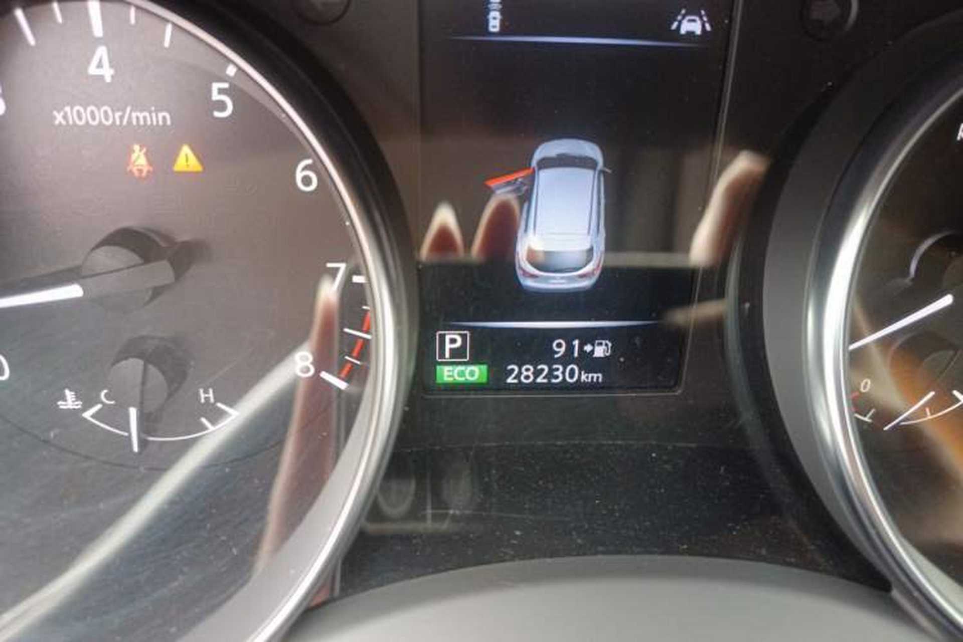 Used Nissan Qashqai 2019 2.0L CVT Luxury Edition Odometer Close Up