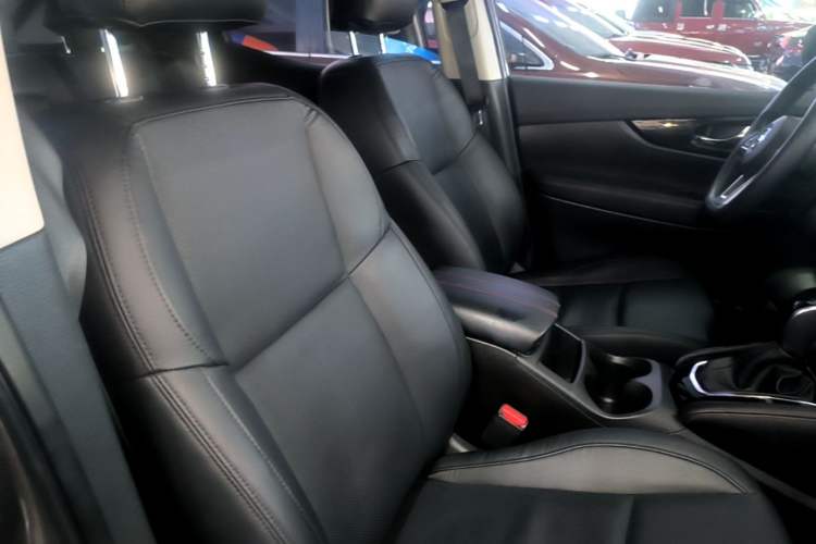 Used Nissan Qashqai 2019 2.0L CVT Smart Enjoyment Version Right Front Seat