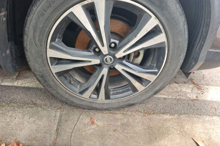 Used Nissan Qashqai 2019 2.0L CVT Luxury Edition Right Front Wheel Hub