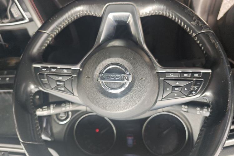 Used Nissan Qashqai 2019 2.0L CVT Luxury Edition Steering Wheel