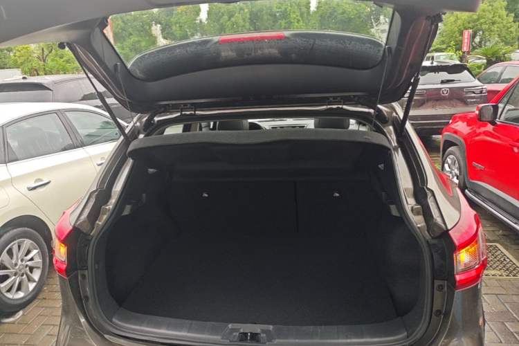 Used Nissan Qashqai 2019 2.0L CVT Luxury Edition Trunk