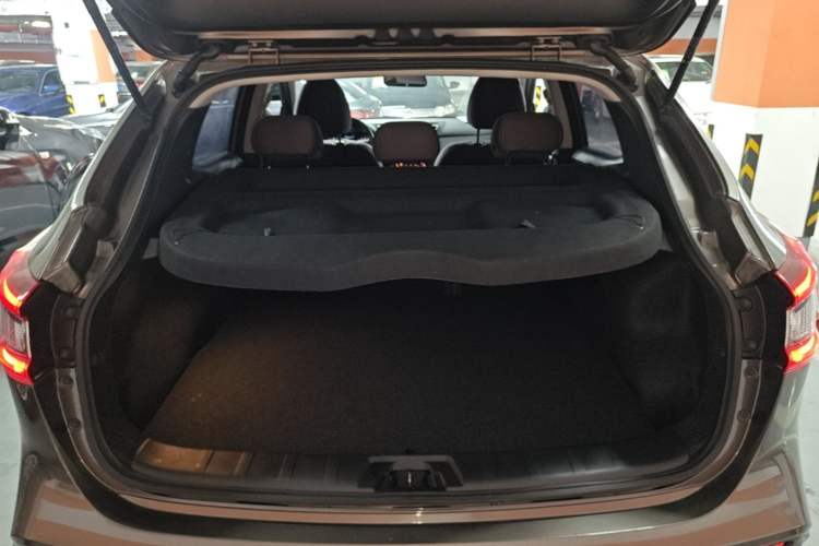 Used Nissan Qashqai 2019 2.0L CVT Smart Enjoyment Version Trunk