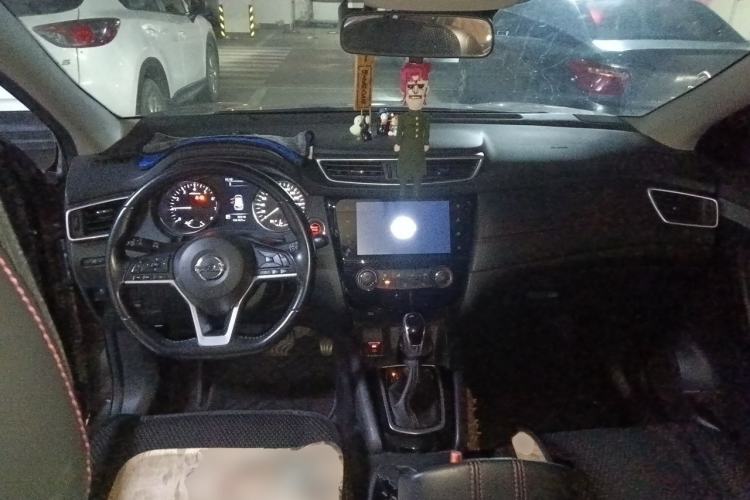 Used Nissan Qashqai 2019 2.0L CVT Luxury Edition Center Console