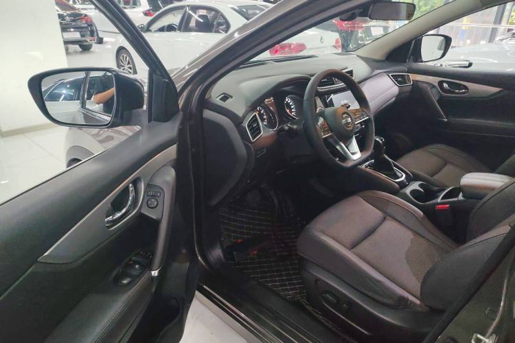 Used Nissan Qashqai 2019 2.0L CVT Luxury Edition Driver Seat