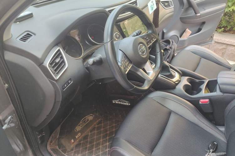 Used Nissan Qashqai 2019 2.0L CVT Luxury Edition Driver Seat