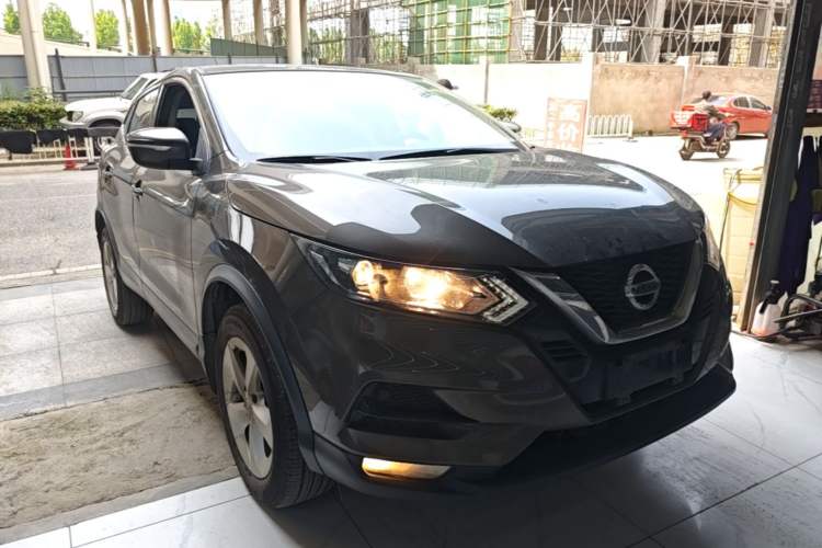 Used Nissan Qashqai 2019 2.0L CVT Smart Enjoyment Version Front Right 45 Deg