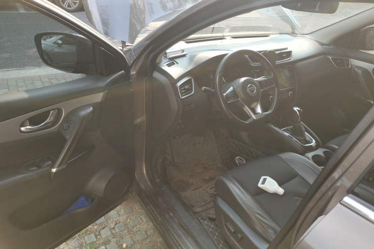 Used Nissan Qashqai 2019 2.0L CVT Luxury Edition Interior 3