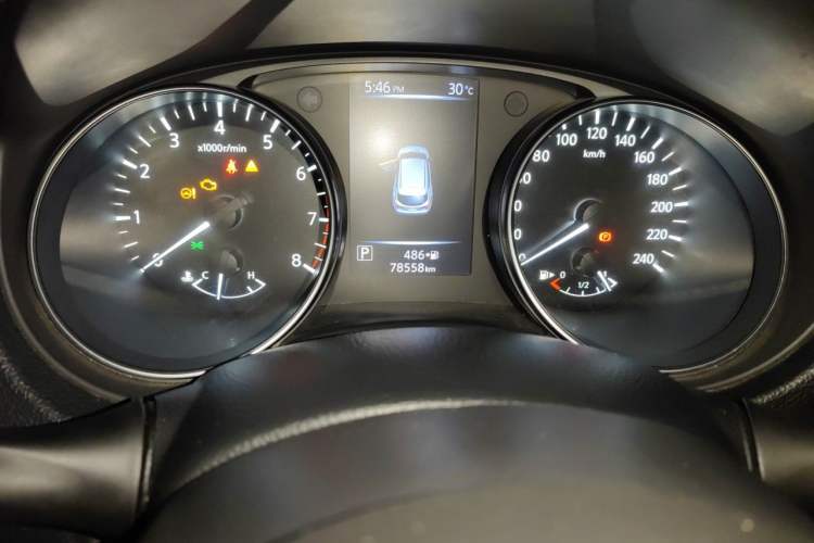 Used Nissan Qashqai 2019 2.0L CVT Smart Enjoyment Version Odometer Close Up