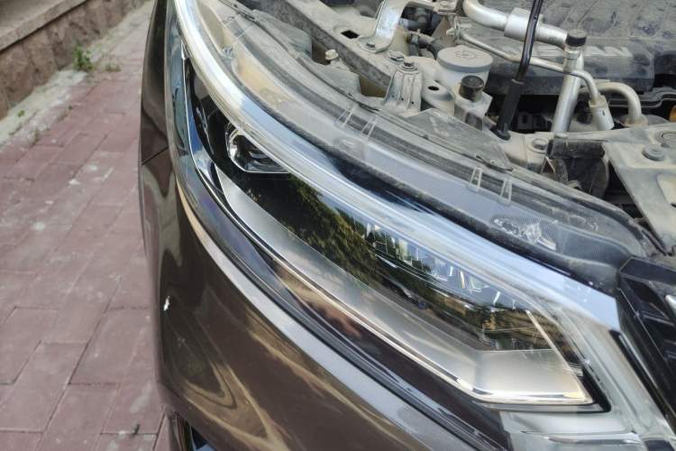 Used Nissan Qashqai 2019 2.0L CVT Luxury Edition Right Front Headlight