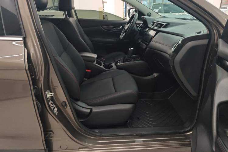 Used Nissan Qashqai 2019 2.0L CVT Smart Enjoyment Version Right Front Seat