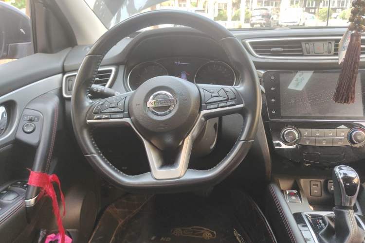 Used Nissan Qashqai 2019 2.0L CVT Luxury Edition Steering Wheel