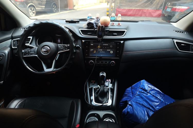 Used Nissan Qashqai 2019 2.0L CVT Luxury Edition Center Console