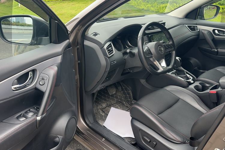 Used Nissan Qashqai 2019 2.0L CVT Luxury Edition Driver Seat