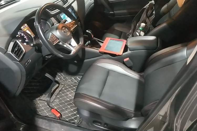 Used Nissan Qashqai 2019 2.0L CVT Luxury Edition Driver Seat