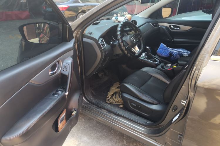 Used Nissan Qashqai 2019 2.0L CVT Luxury Edition Driver Seat