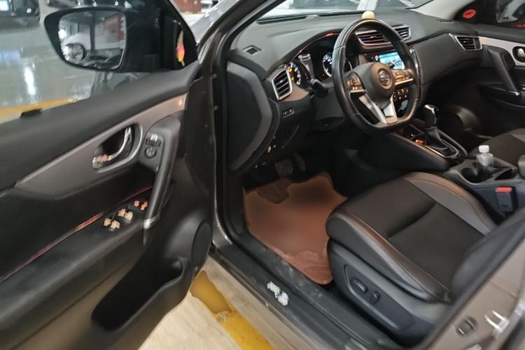 Used Nissan Qashqai 2019 2.0L CVT Luxury Edition Driver Seat