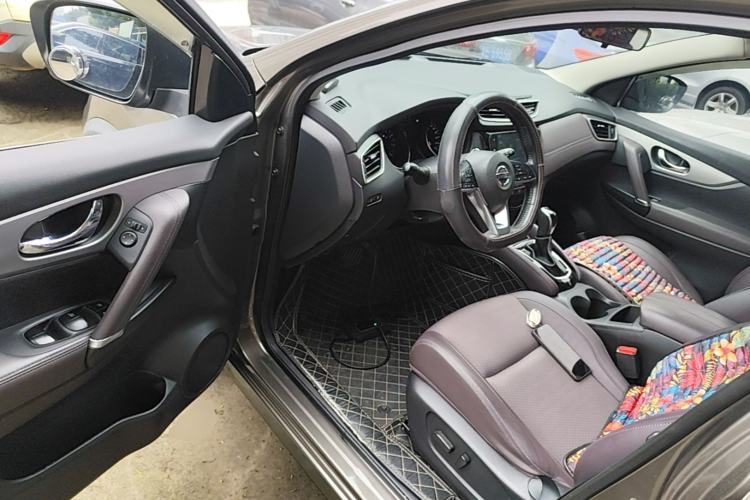 Used Nissan Qashqai 2019 2.0L CVT Luxury Edition Driver Seat