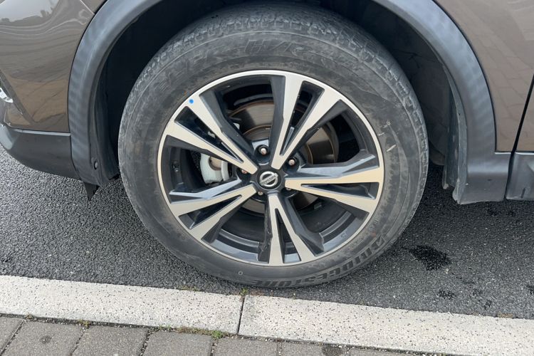 Used Nissan Qashqai 2019 2.0L CVT Luxury Edition Exterior 4