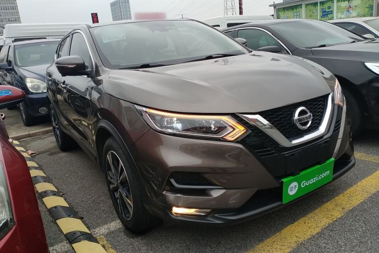 Used Nissan Qashqai 2019 2.0L CVT Luxury Edition Front Right 45 Deg