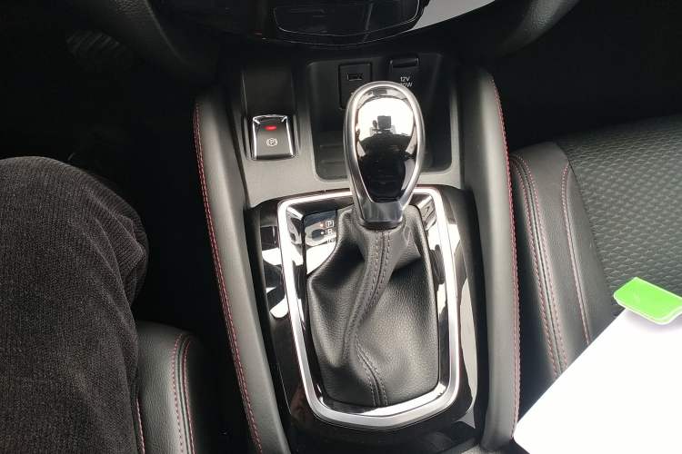 Used Nissan Qashqai 2019 2.0L CVT Luxury Edition Gear Lever