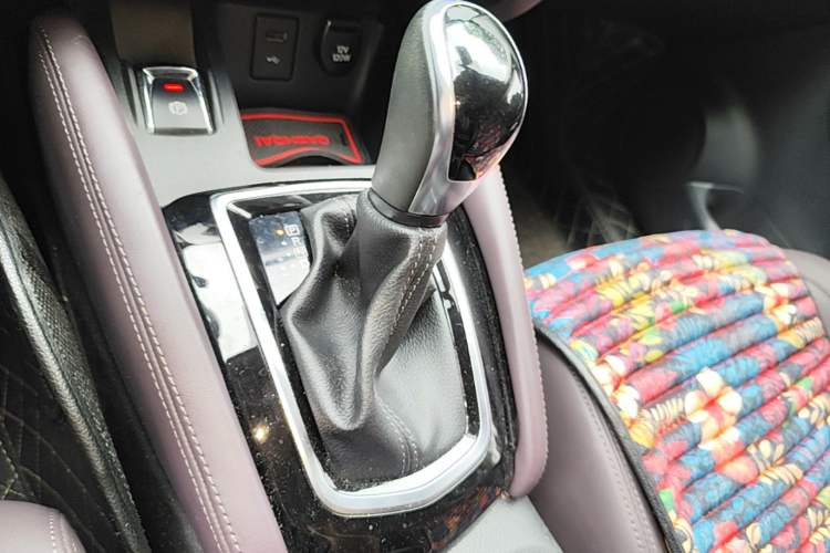 Used Nissan Qashqai 2019 2.0L CVT Luxury Edition Gear Lever