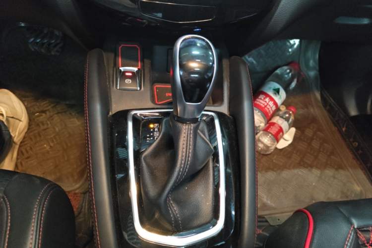 Used Nissan Qashqai 2019 2.0L CVT Luxury Edition Gear Lever