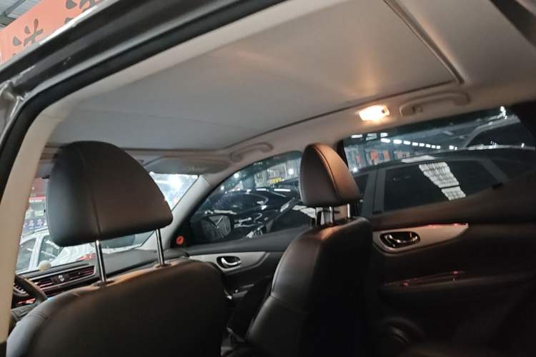 Used Nissan Qashqai 2019 2.0L CVT Luxury Edition Headliner