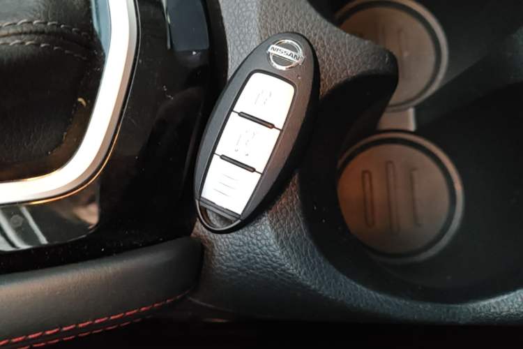 Used Nissan Qashqai 2019 2.0L CVT Luxury Edition Interior 1