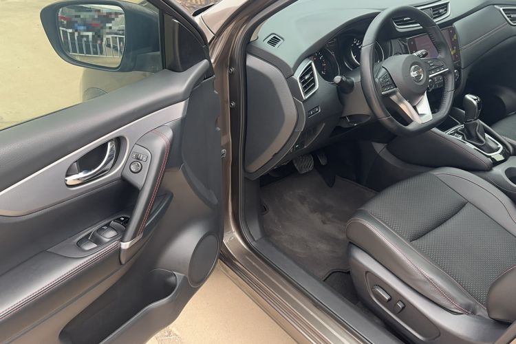 Used Nissan Qashqai 2019 2.0L CVT Luxury Edition Interior 1