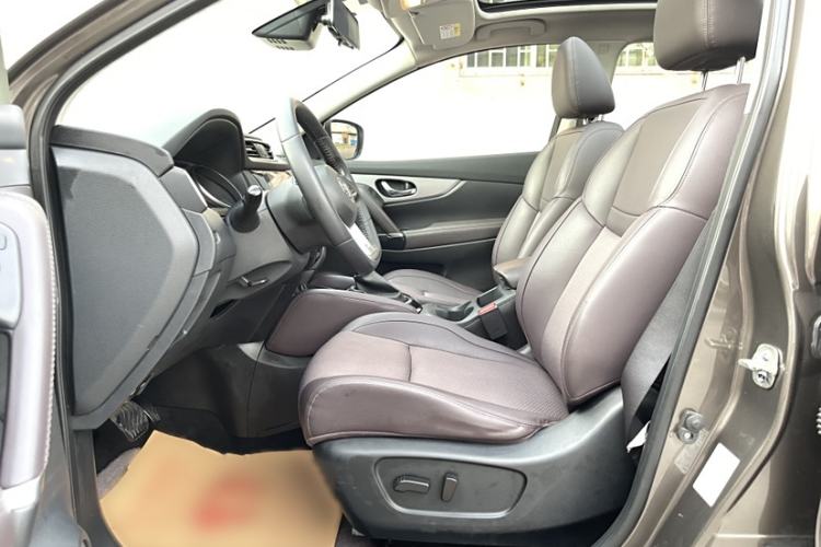 Used Nissan Qashqai 2019 2.0L CVT Luxury Edition Interior 1