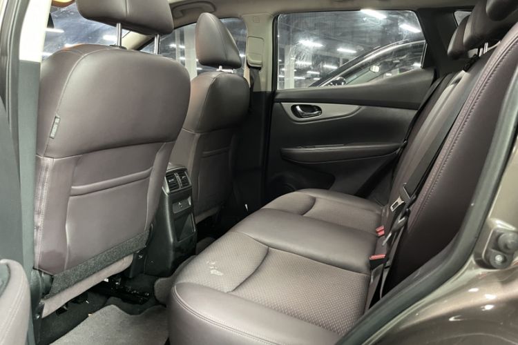 Used Nissan Qashqai 2019 2.0L CVT Luxury Edition Interior 2