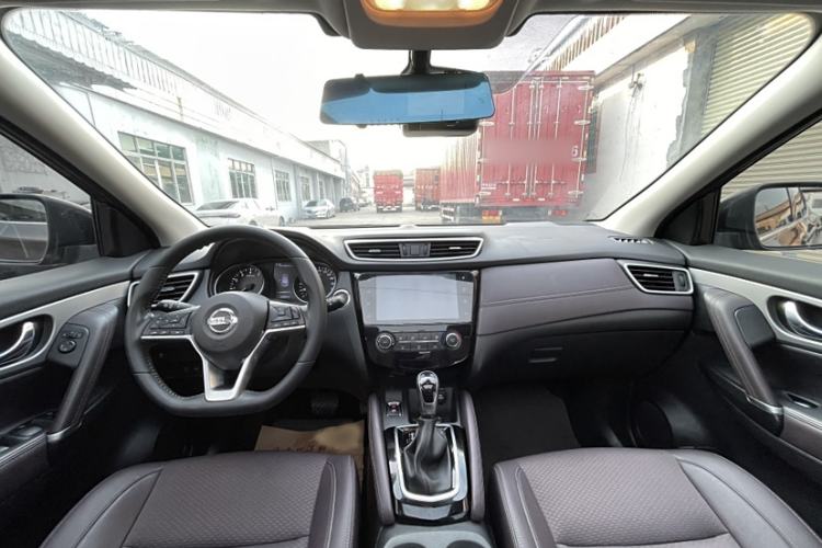 Used Nissan Qashqai 2019 2.0L CVT Luxury Edition Interior 3