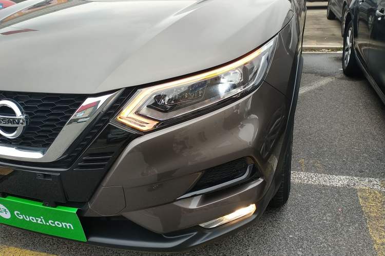 Used Nissan Qashqai 2019 2.0L CVT Luxury Edition Left Front Headlight