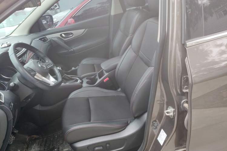 Used Nissan Qashqai 2019 2.0L CVT Luxury Edition Left Front Seat
