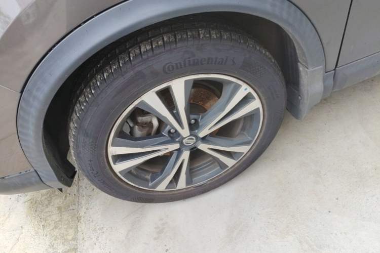 Used Nissan Qashqai 2019 2.0L CVT Luxury Edition Left Front Wheel Hub