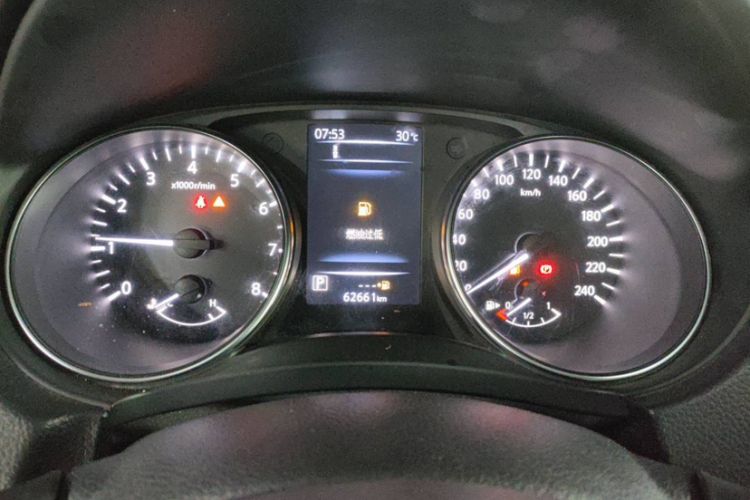 Used Nissan Qashqai 2019 2.0L CVT Luxury Edition Odometer Close Up