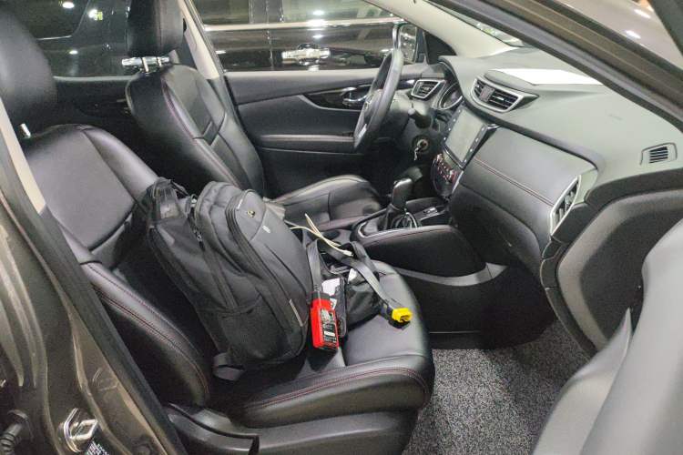 Used Nissan Qashqai 2019 2.0L CVT Smart Enjoyment Version Right Front Seat