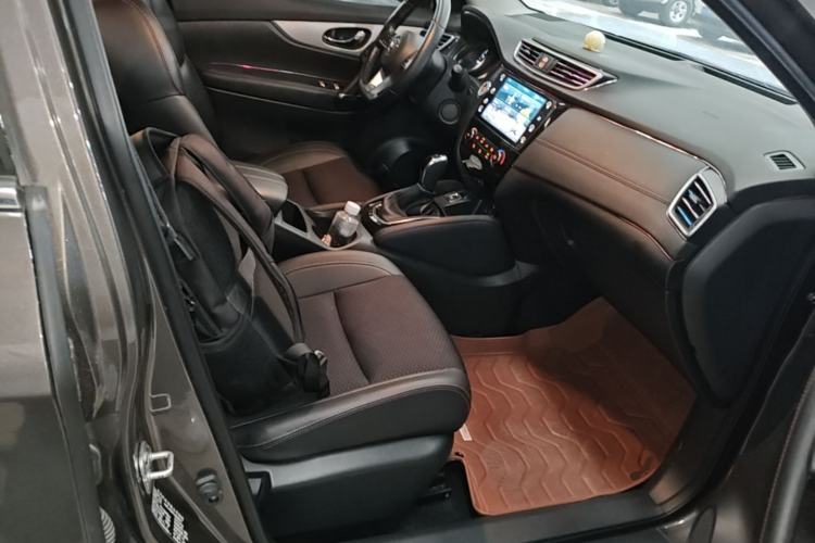 Used Nissan Qashqai 2019 2.0L CVT Luxury Edition Right Front Seat